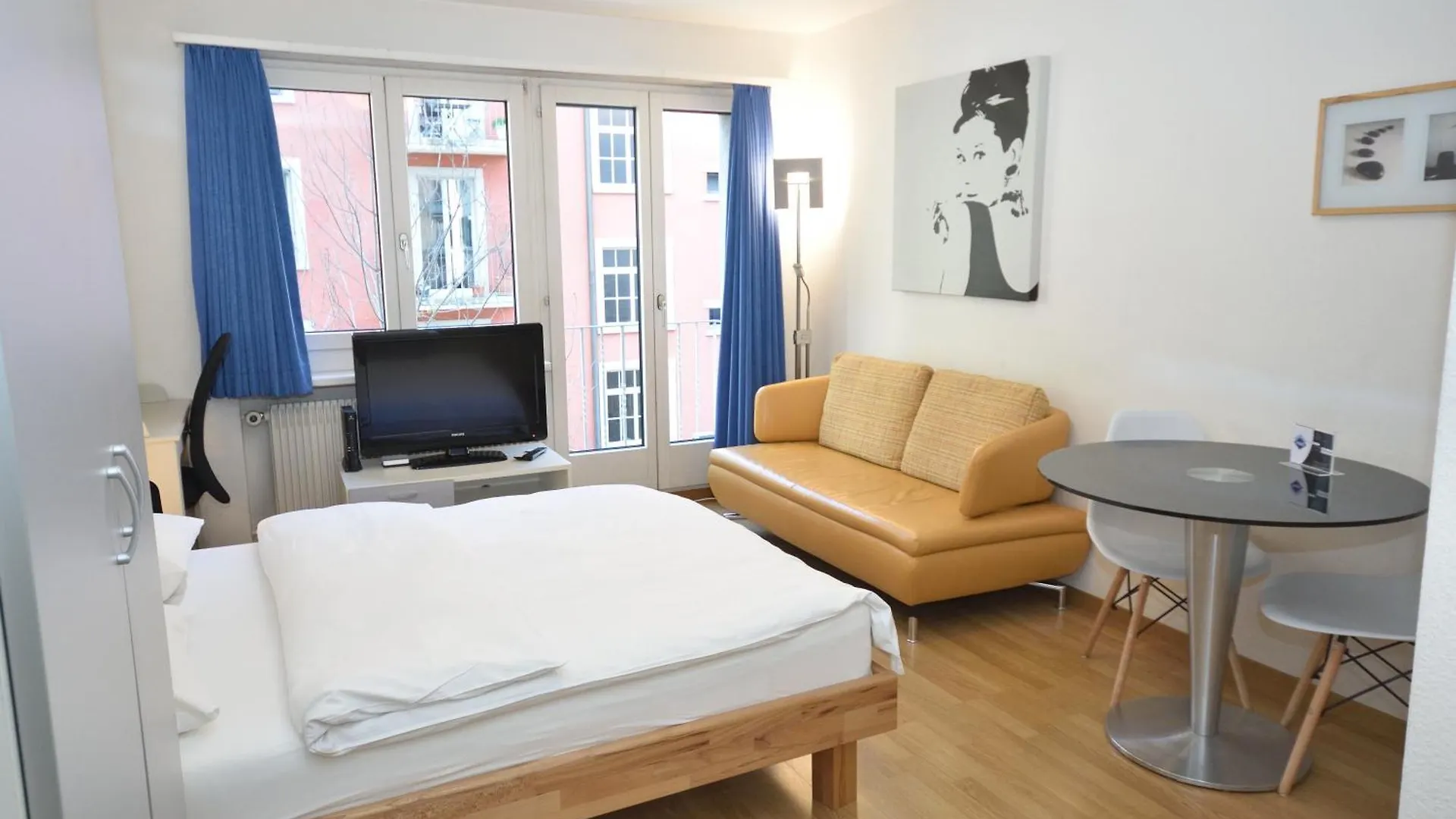 Stylish Studio In Zurich - Crown 11 Switzerland